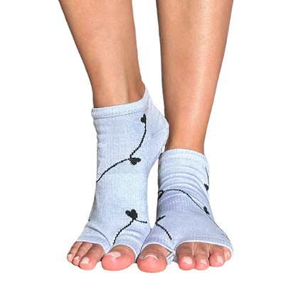 Anklet Strings Lilacs!